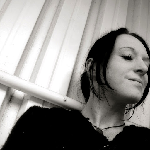 Stacey Saunders Photo 30
