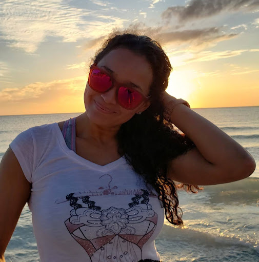 Isela Rodriguez Photo 18