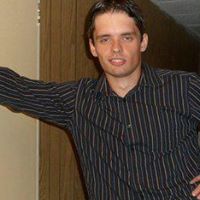 Darryl Howell Photo 9