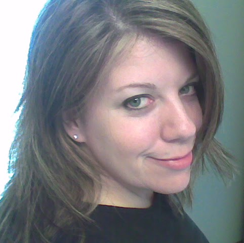 Kelly Taylor Photo 19