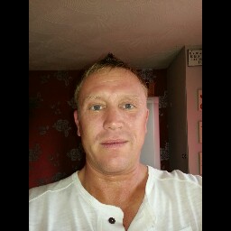 Lee Goodwin Photo 12