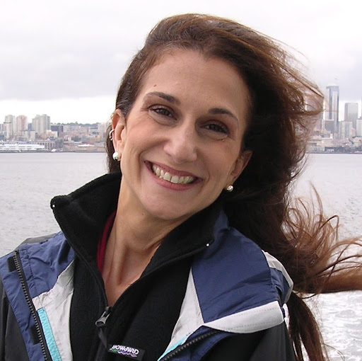 Elizabeth Arnone Photo 7