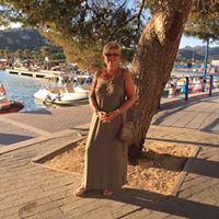 Julie Hyland Photo 17