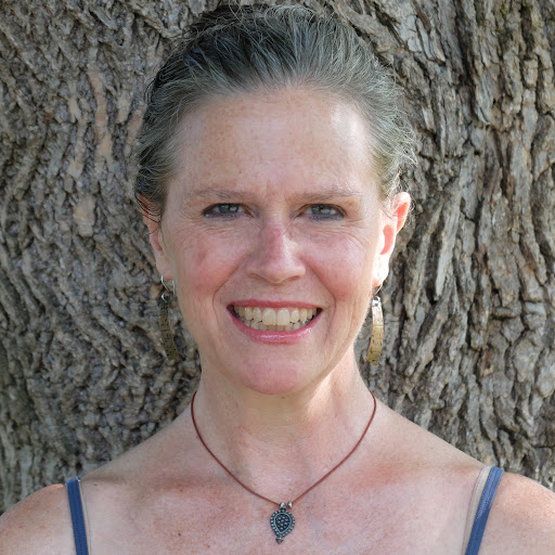 Connie Livingston Photo 32