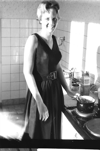 Diana Russell Photo 18