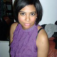 Lara Yates Photo 2
