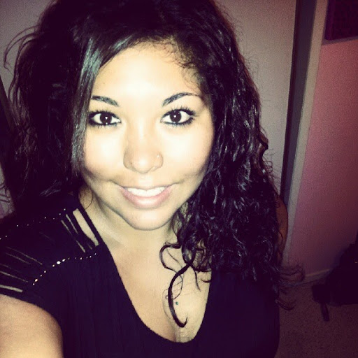 Alyssa Chavez Photo 30