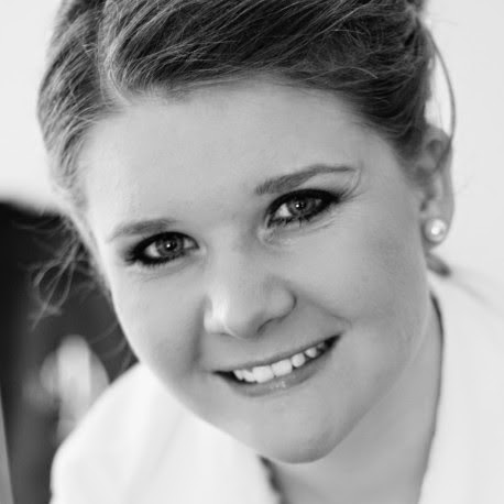 Jennifer Dreyer Photo 17