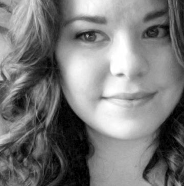 Stephanie Floyd Photo 9