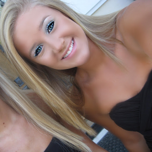 Kelsey Dean Photo 33