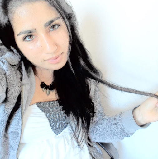 Stephanie Acevedo Photo 29