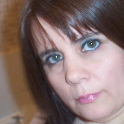 Andrea Leach Photo 10