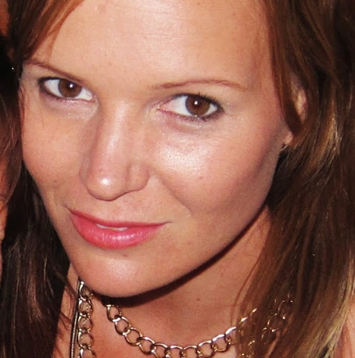 Hannah Cooper Photo 35