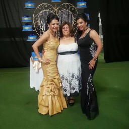 Julia Aguirre Photo 40