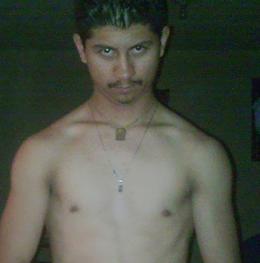 Lorenzo Robles Photo 31