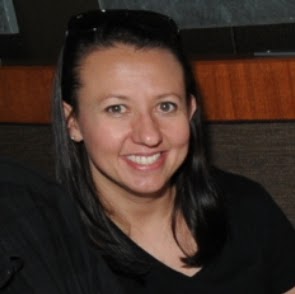Lisa Larson Photo 37