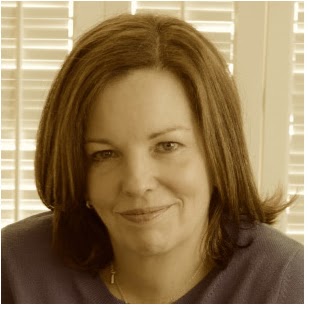 Martha Kelly Photo 15