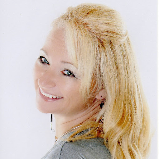 Elizabeth Plott Photo 3