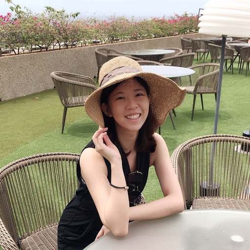 Gloria Huang Photo 33