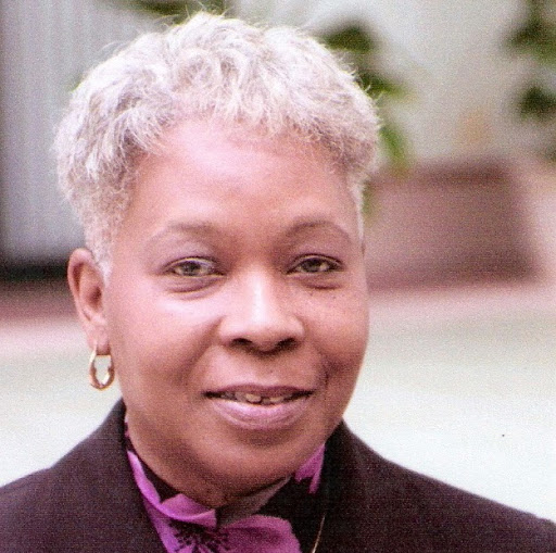 Carolyn Robinson Photo 14