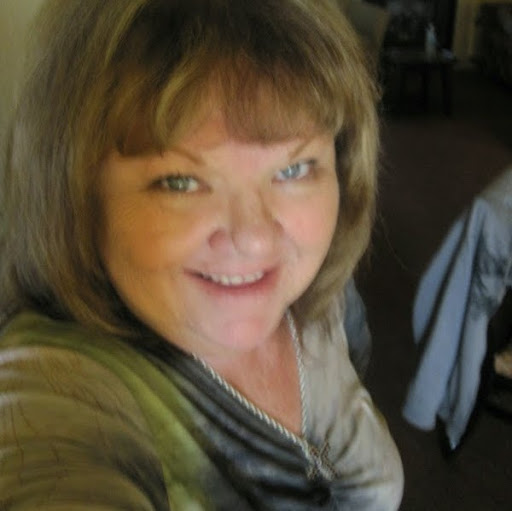 Linda Yates Photo 8