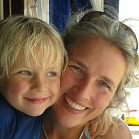Anna Metcalfe Photo 9