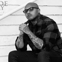 Derek Magee Photo 10