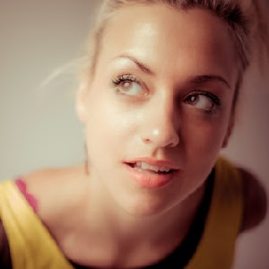 Lindsey Compton Photo 33