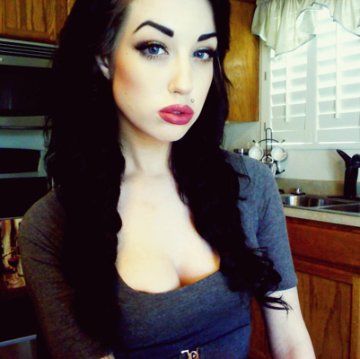 Emma Ford Photo 10