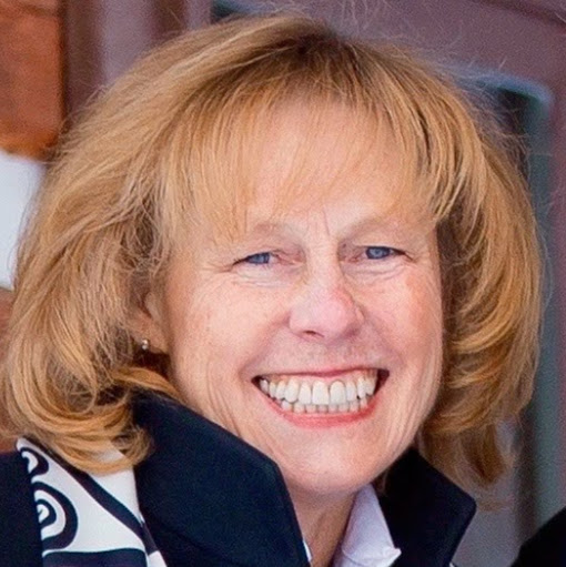 Linda Rowan Photo 33