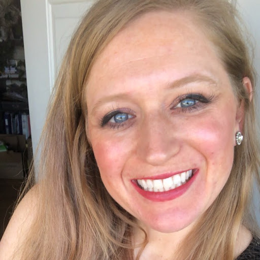 Julia O'Donnell Photo 13