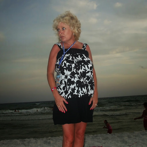Terri Anderson Photo 21