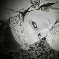Helen Hardin Photo 7