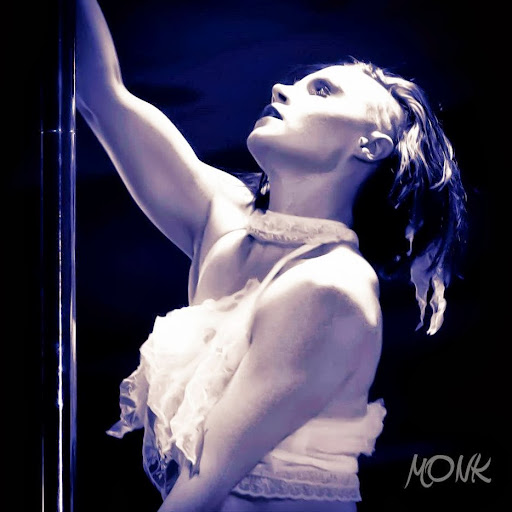 Danielle Romano Photo 8