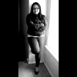 Kimberly Valladares Photo 6
