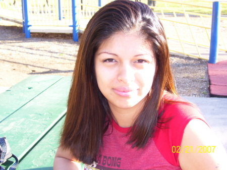 Yuliana Rodriguez Photo 7