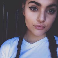 Alexis Yates Photo 17