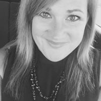 Sara Lind Photo 29
