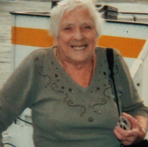 Janet Richards Photo 36