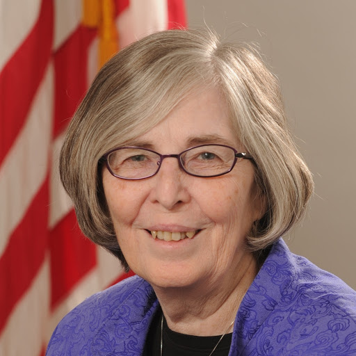 Linda Adams Photo 24