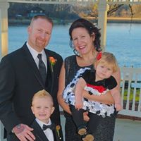 Julie Patton Photo 32