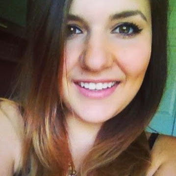 Alicia Skinner Photo 24