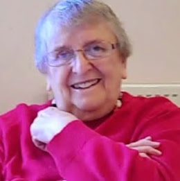 Christine Reeves Photo 7
