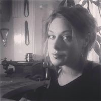 Lucy Jenkins Photo 9