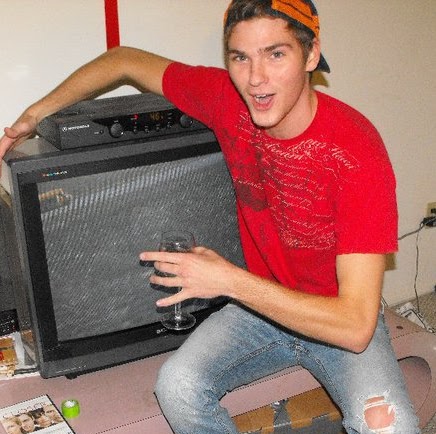 Greg Hunter Photo 27
