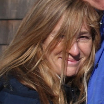 Leslie Tucker Photo 32