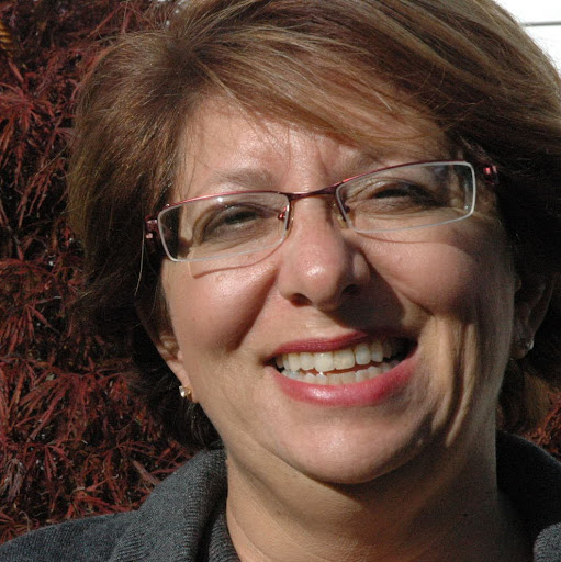 Lisa Henderson Photo 37