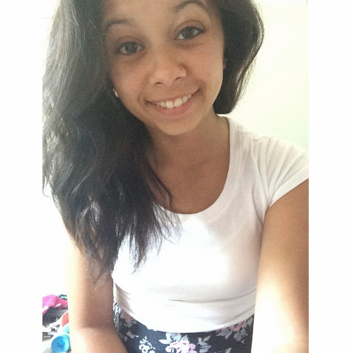 Ariana Kelly Photo 2