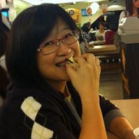 Julie Lo Photo 17