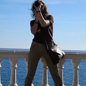Mona Simons Photo 4
